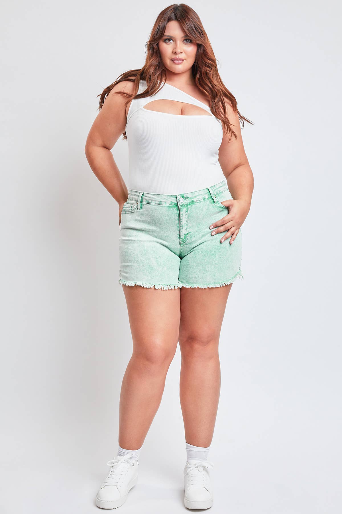 Junior Plus High-Rise 80's Acid Wash Mom Short: SHAMR-Shamrock