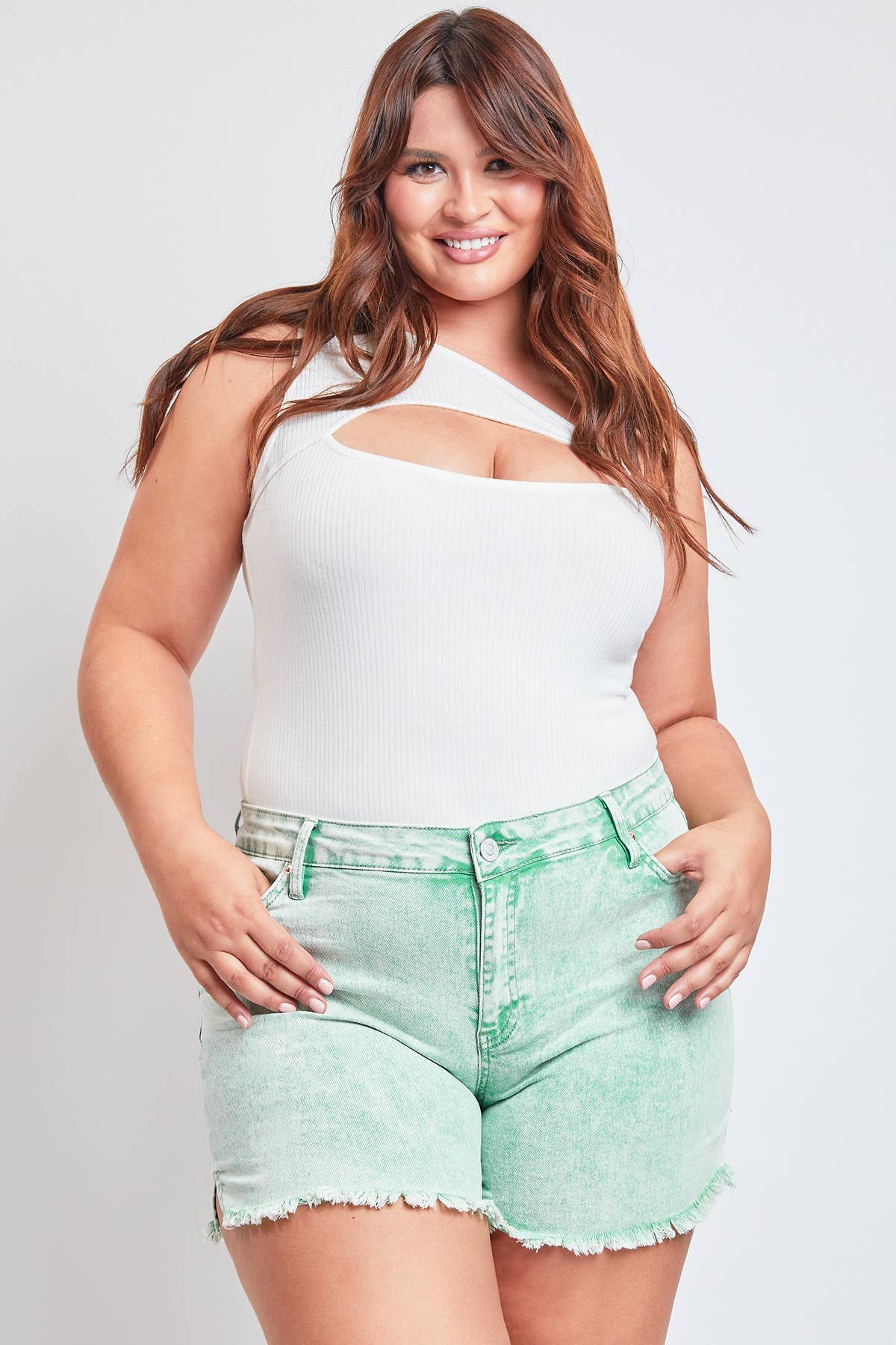 Junior Plus High-Rise 80's Acid Wash Mom Short: SHAMR-Shamrock